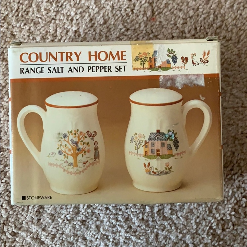 Country home salt And Pepper